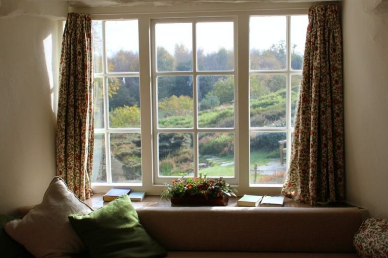 Opinions to Pick the Best Temporary Window Coverings